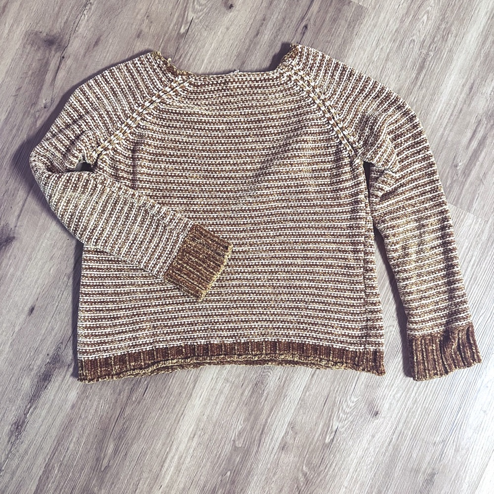 Hem & Thread Sweater - Picture 2 of 6